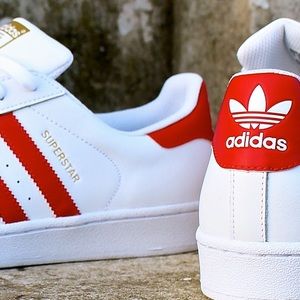 ⚡️SOLD⚡️Adidas Superstar Size 9.5 in men’s.